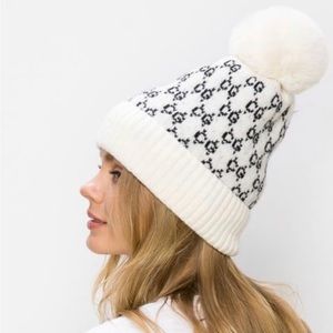 Winter White CG super soft Beanie with Faux Fur PomPom